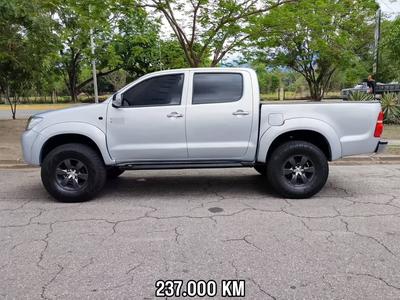 Toyota Hilux 2011