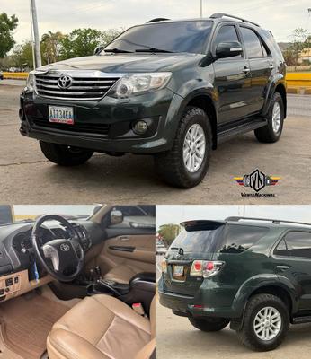 Toyota Fortuner 2013