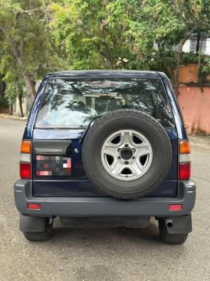 Toyota Meru 2005