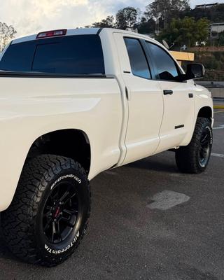 Toyota Tundra 2016