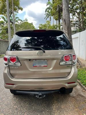 Toyota Fortuner 2012