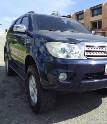 Toyota Fortuner 2011