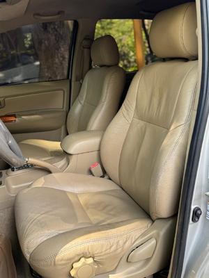 Toyota Fortuner 2011