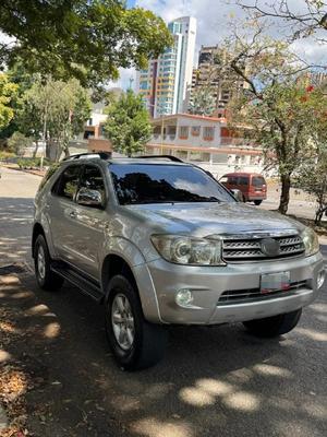 Toyota Fortuner 2011