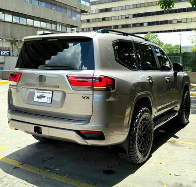 Toyota Land Cruiser 300 2023