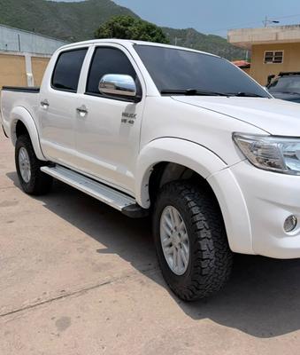 Toyota Hilux 2013