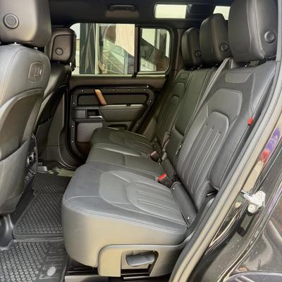 Land Rover Defender P400 2021