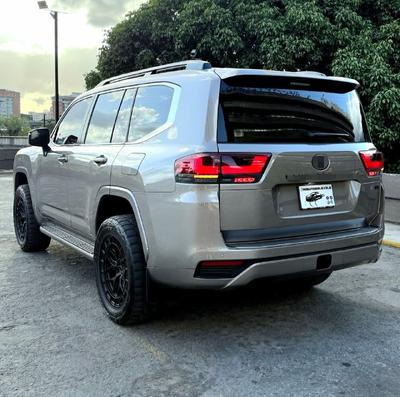Toyota Land Cruiser 2023