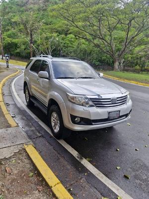 Toyota Fortuner 2014