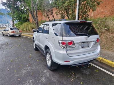 Toyota Fortuner 2014