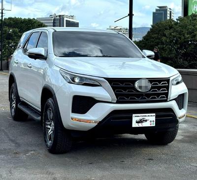 Toyota Fortuner 2024