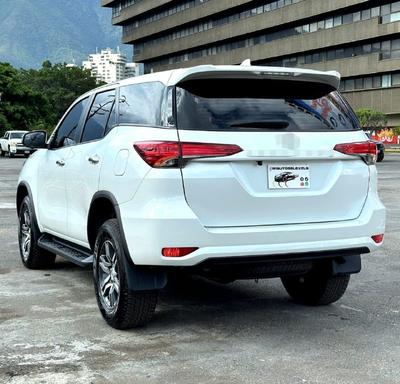 Toyota Fortuner 2024