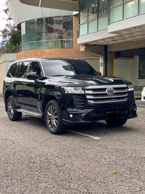 Toyota Land Cruiser 300 2024