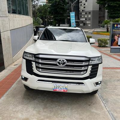Toyota Land Cruiser 2024