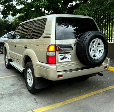 Toyota Land Cruiser 2004