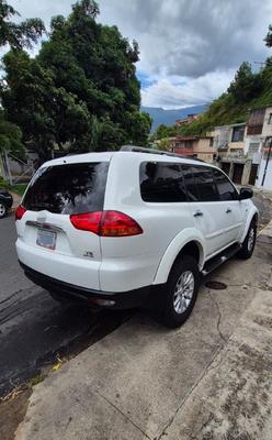 Mitsubishi Montero Sport 2014