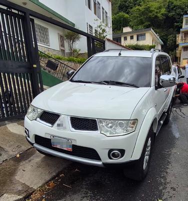 Mitsubishi Montero Sport 2014