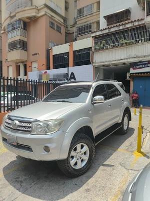 Toyota Fortuner 2011