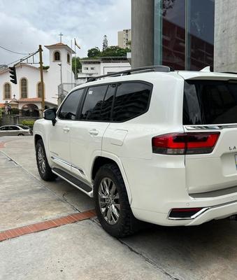 Toyota Land Cruiser 2024
