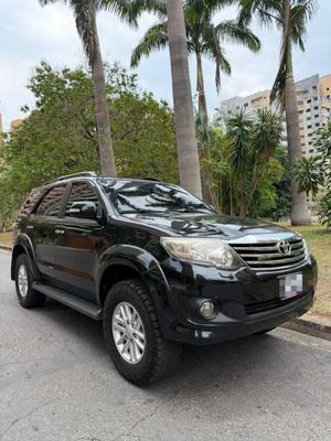 Toyota Fortuner 2013