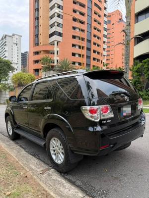 Toyota Fortuner 2013