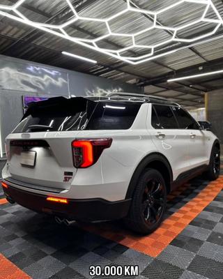 Ford Explorer 2023