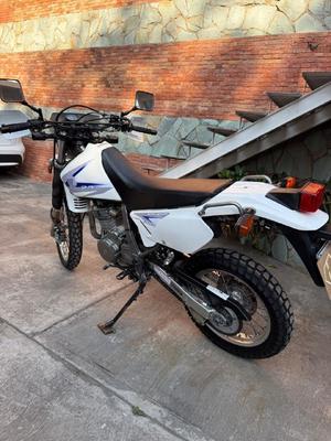 Suzuki DR 2013