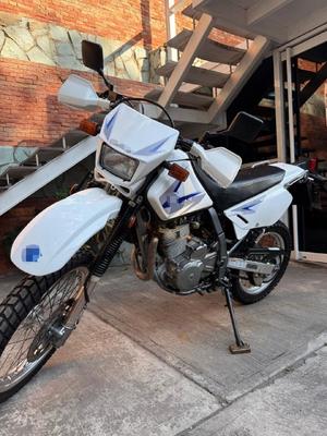 Suzuki DR 2013
