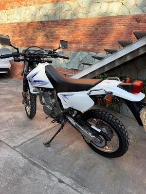 Suzuki DR 2013