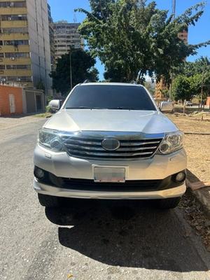 Toyota Fortuner 2014