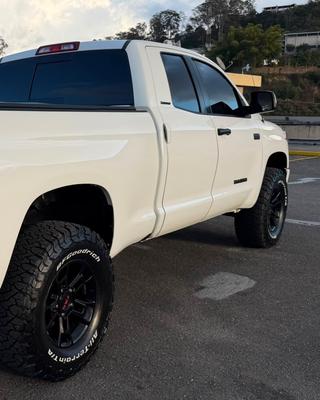 Toyota Tundra 2016