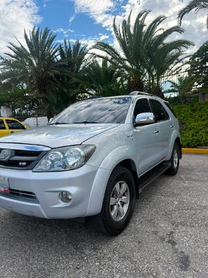 Toyota Fortuner 2008