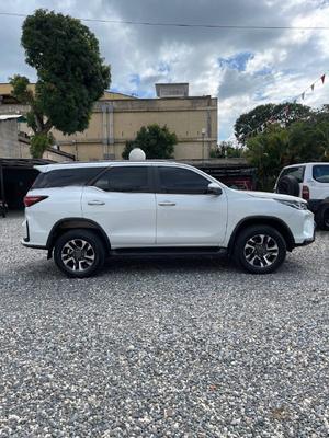 Toyota Fortuner 2024