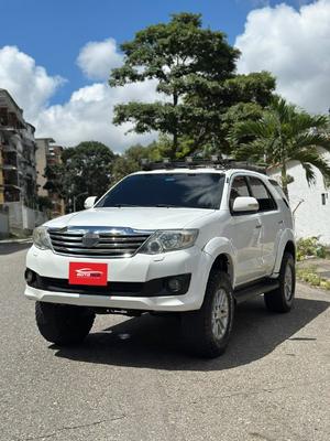 Toyota Fortuner 2013