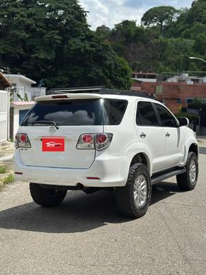 Toyota Fortuner 2013