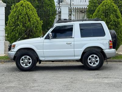 Mitsubishi Montero 2009
