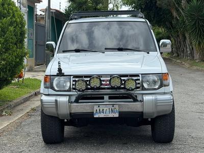 Mitsubishi Montero 2009