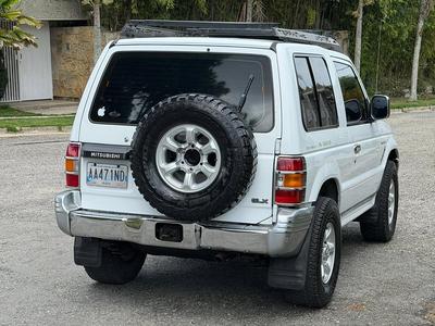 Mitsubishi Montero 2009