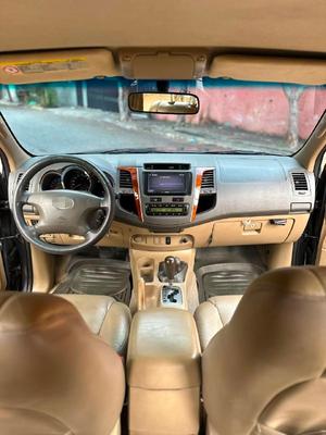 Toyota Fortuner 2011