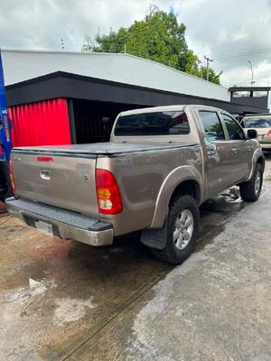 Toyota Hilux 2011