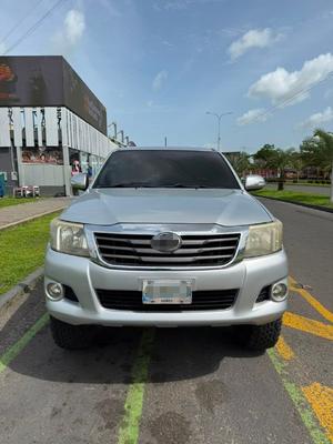 Toyota Hilux 2013