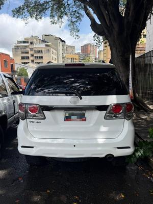 Toyota Fortuner 2014