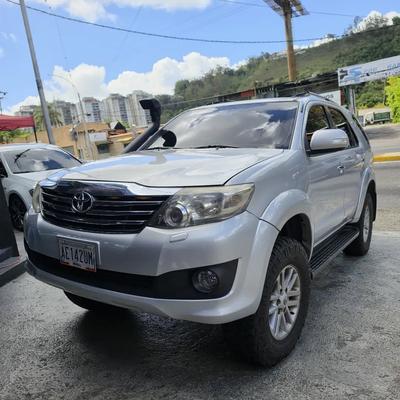 Toyota Fortuner 2013