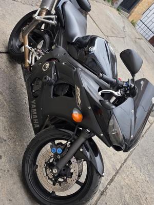 Yamaha R6S 2008