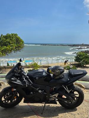 Yamaha R6S 2008