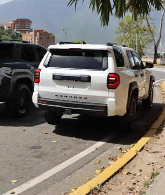 Toyota 4Runner SR5 2026