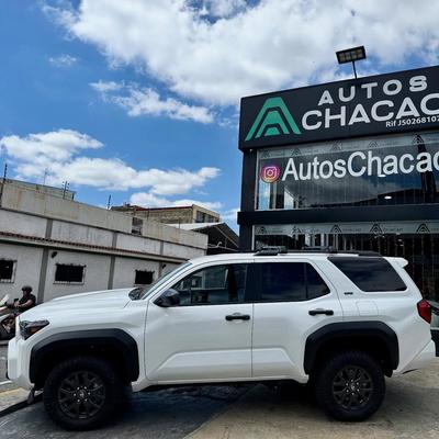 Toyota 4Runner SR5 2025
