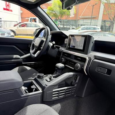 Toyota 4Runner SR5 2025
