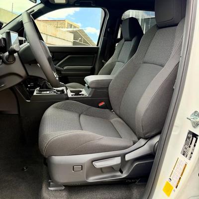 Toyota 4Runner SR5 2025