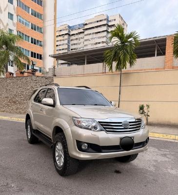Toyota Fortuner 2012